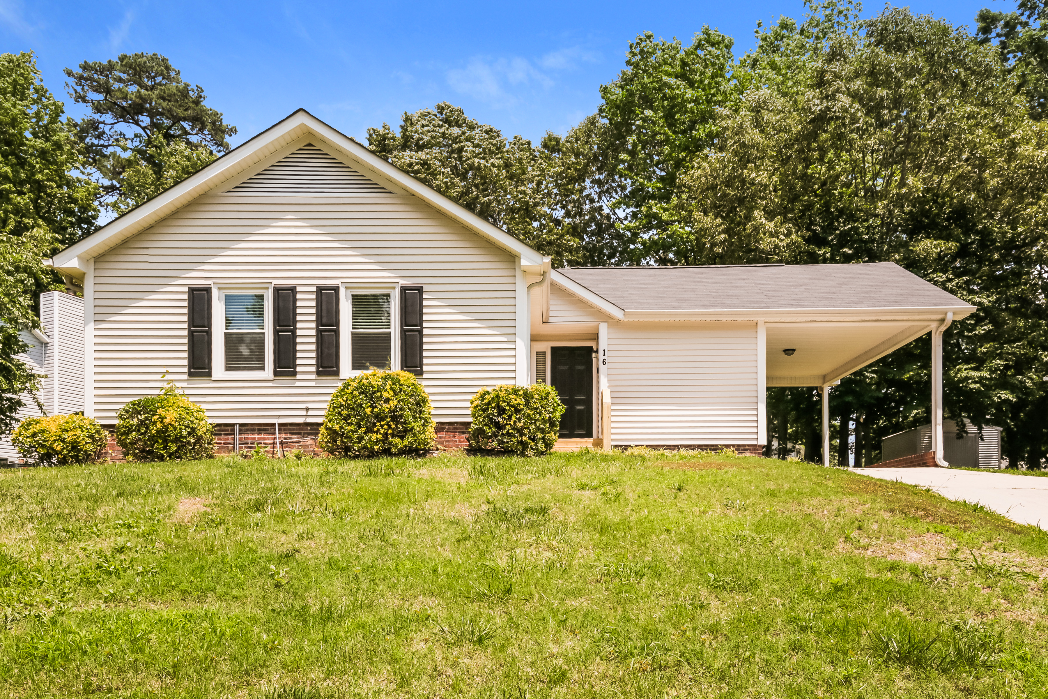 16 Loney Circle Greensboro, NC 27406